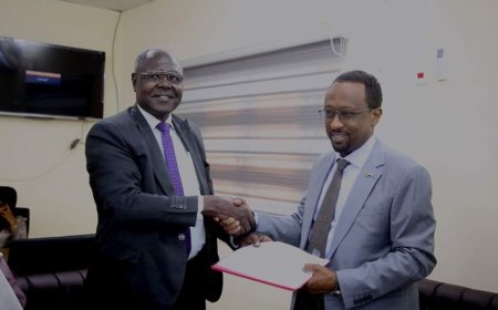 رسمياً ..الأعيسر يبدأ مهامه وزيراً للإعلام