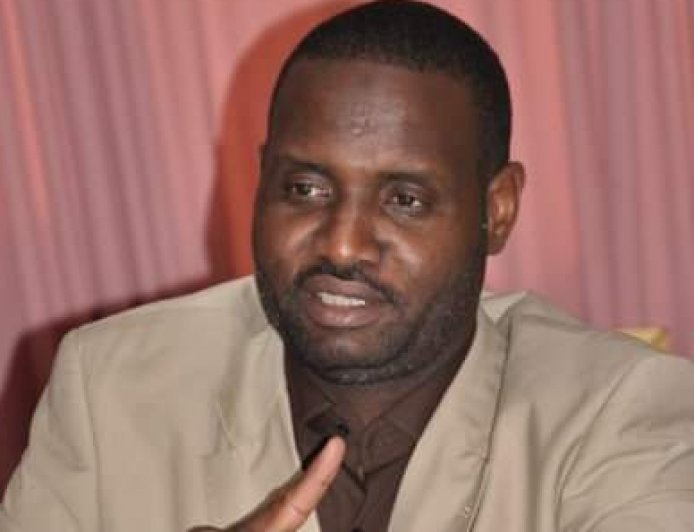 توقيف صحفي في القضارف بموجب بلاغ من بنك السودان
