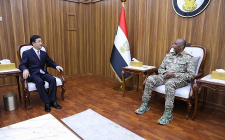 البرهان يلتقي السفير الصيني لدى السودان