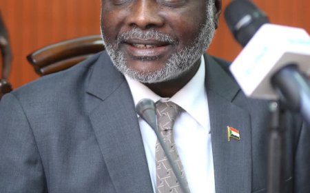 جبريل إبراهيم: شحنات من العملة الجديدة في طريقها إلى البلاد