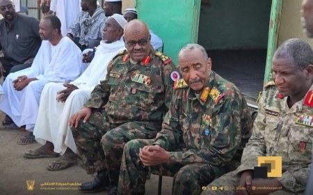 البرهان يؤدي واجب العزاء في شهداء القصر الجمهوري