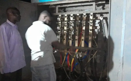 تشغيل أكثر من 10 محولات كهربائية داخل مدني