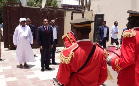رئيس الوزراء يثمن أدوار جهاز المخابرات في حماية البلاد من المهددات
