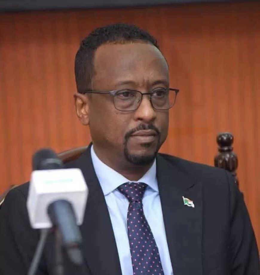 الإعيسر بعد حل الحكومة : عهدنا مع الله وشعبنا خدمة السودان من اي موقع