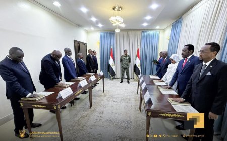 8 وزراء يؤدون القسم أمام البرهان