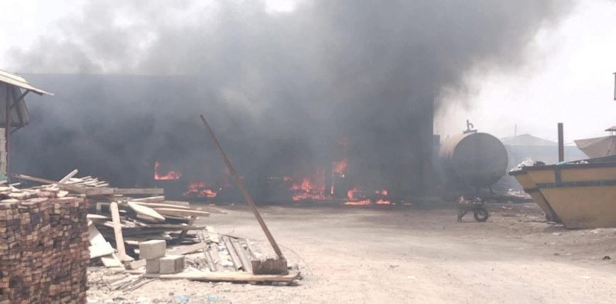 حريق يلتهم المولدات الكهربائية لمستشفى الموانئ البحرية ببورتسودان