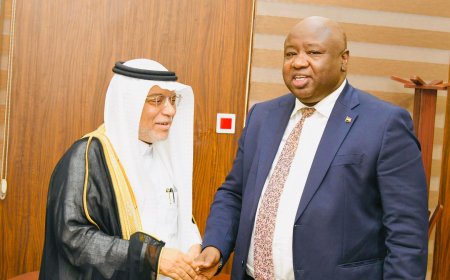 وزير المعادن يلتقي السفير السعودي بالسودان