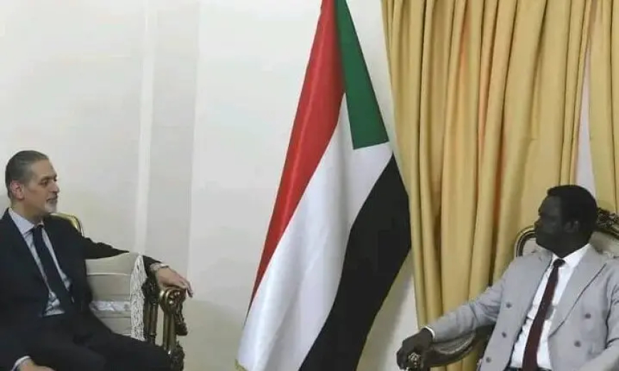 (بشأن الرباعية).. مناوي يلتقي السفير المصري بالسودان