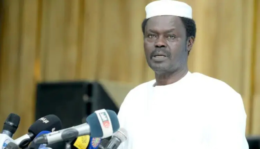 مناوي: الإغاثة ومفاتيح مخازنها بيد قادة الميليشيا