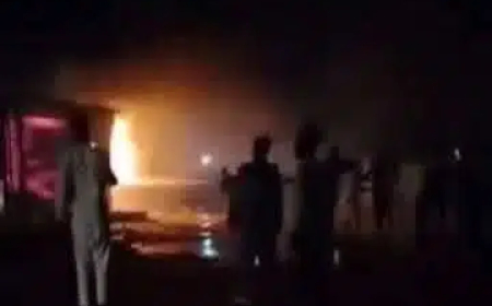 حرئق هائل يلتهم محلات تجارية في سوق بالدامر..