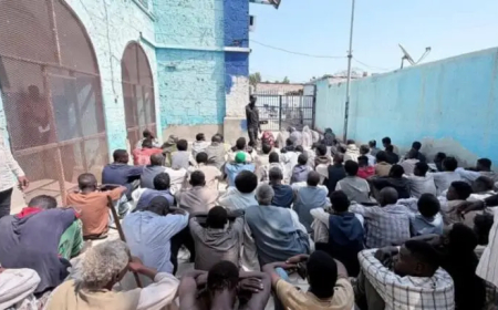 مداهمة أكبر وكر للدعارة والميسر والخمور في بورتسودان