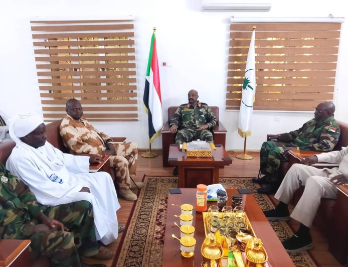 والي الشمالية يلتقي وفد المقاومة الشعبية لإقليم دارفور