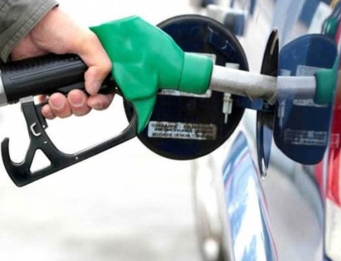 جدل حول إجراءات تصديق باخرة وقود لسيدة أعمال شهيرة 