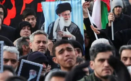 إيران بعد خامنئي.. مجلس مؤقت يقود البلاد و”الخبراء” يحسمون هوية المرشد المقبل