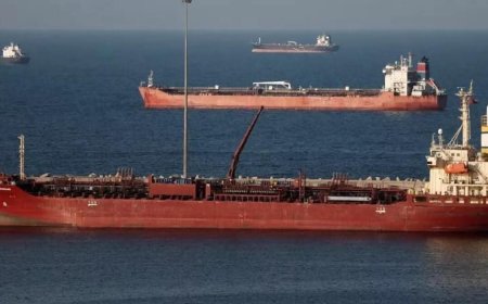 إيران تدرس السماح لناقلات نفط بالمرور عبر مضيق هرمز بشرط