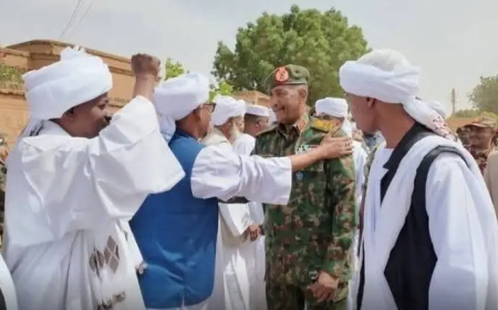 البرهان يصل كسلا ويتفقد نُظار الشرق 