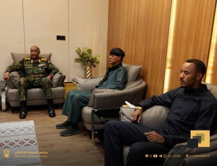 البرهان يلتقي موسي هلال 