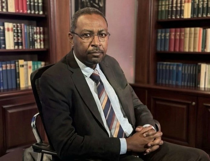 مستشار البرهان: قبلت أمانة التكليف لاداء بعض حق الوطن عليّنا