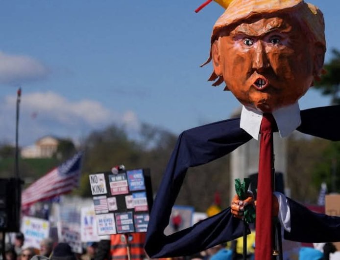 احتجاجات في أمريكيا ضد سياسات ترامب 