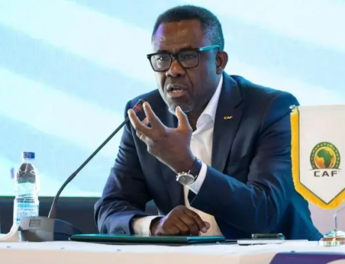 استقالة الأمين العام للاتحاد الإفريقي لكرة القدم