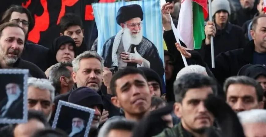 إيران بعد خامنئي.. مجلس مؤقت يقود البلاد و”الخبراء” يحسمون هوية المرشد المقبل