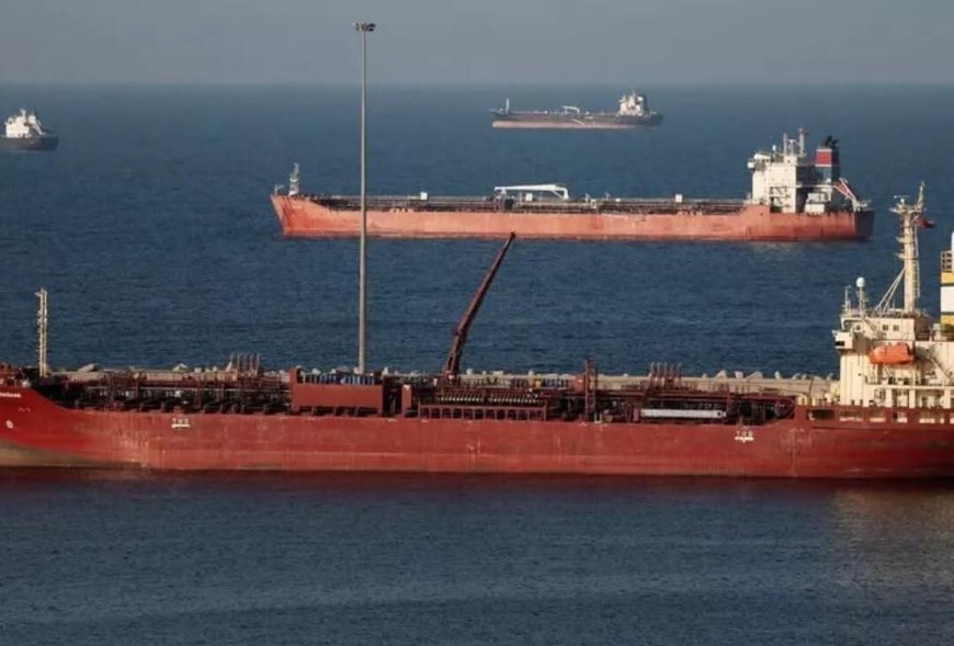 إيران تدرس السماح لناقلات نفط بالمرور عبر مضيق هرمز بشرط