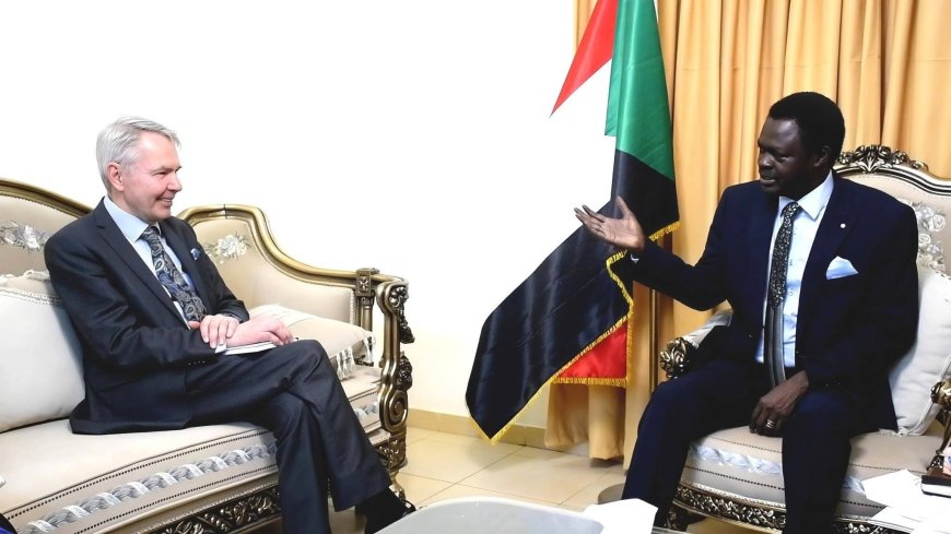 مناوي ل(مسؤول أممي): يجب إبعاد الإمارات من أي دور في أي حوار سياسي قادم بالسودان 