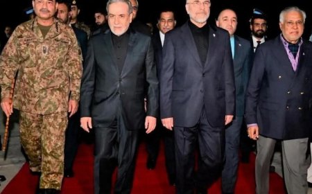 يضم "71" مسؤولاً...إيران ترسل وفد لديه صلاحية إبرام اتفاق أو الانسحاب في مفاوضات إسلام آباد