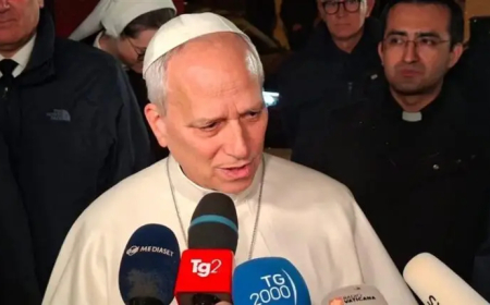 بابا الفاتيكان: ما يحدث في السودان "مأساة لا إنسانية" يدفع ثمنها الأبرياء ويجب "إسكات الأسلحة"