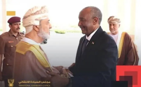 البرهان يصل سلطنة عمان