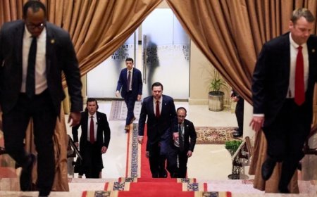 بسبب غياب الرد الإيراني...واشنطن تعلّق زيارة نائب ترامب إلى إسلام آباد 