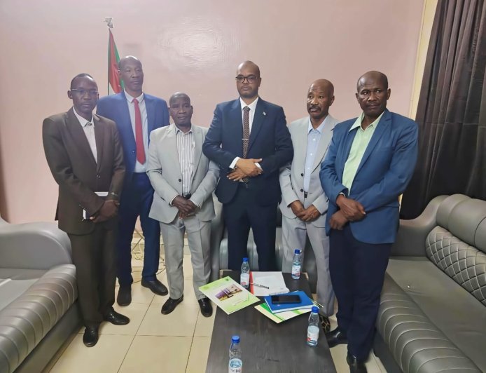 وزير التربية بشرق دارفور يقف على اخر ترتيبات لجلوس طلاب الولاية لامتحانات الشهادة السودانية