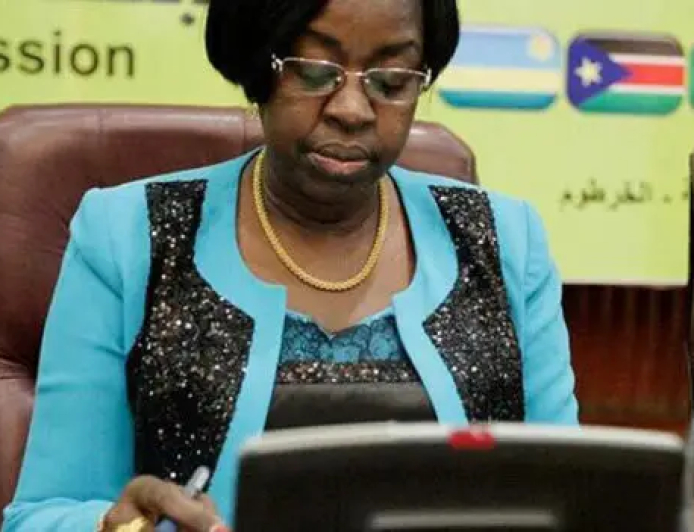 بسبب الفساد ..سلفاكير يقيل رئيسة البرلمان ونائبها