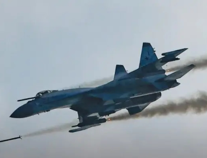 الجيش يشن ضربات جوية عنيفة على تمركزات المليشيا شرقي الدلنج