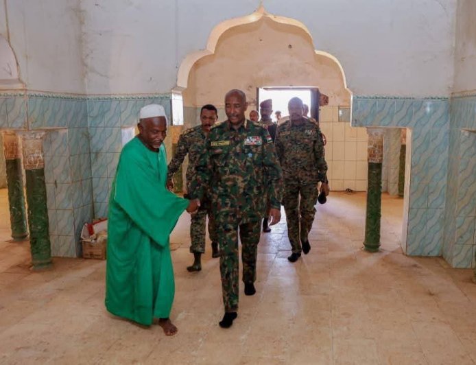 البرهان يشدد على ضرورة نبذ الجهوية والعنصرية وخطاب الكراهية   