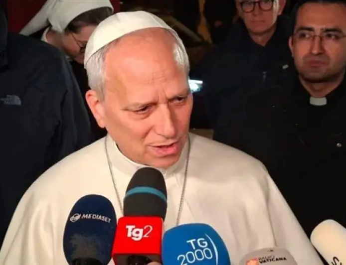 بابا الفاتيكان: ما يحدث في السودان "مأساة لا إنسانية" يدفع ثمنها الأبرياء ويجب "إسكات الأسلحة"