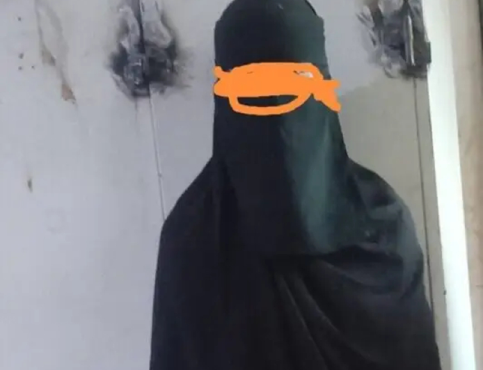 القبض على امرأة (منقبة) تحتال على التجار باشعارات بنكية "مزيفة" في أم درمان