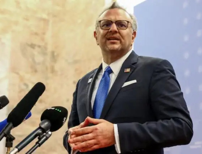 مستشار ترامب: لا ننحاز لأحد في حرب السودان 