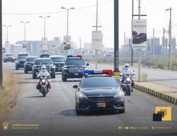 البرهان يتنازل عن سيارته الرئاسية "للنور قبة" 