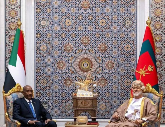 مباحثات ثنائية بمسقط بين البرهان والسلطان هيثم