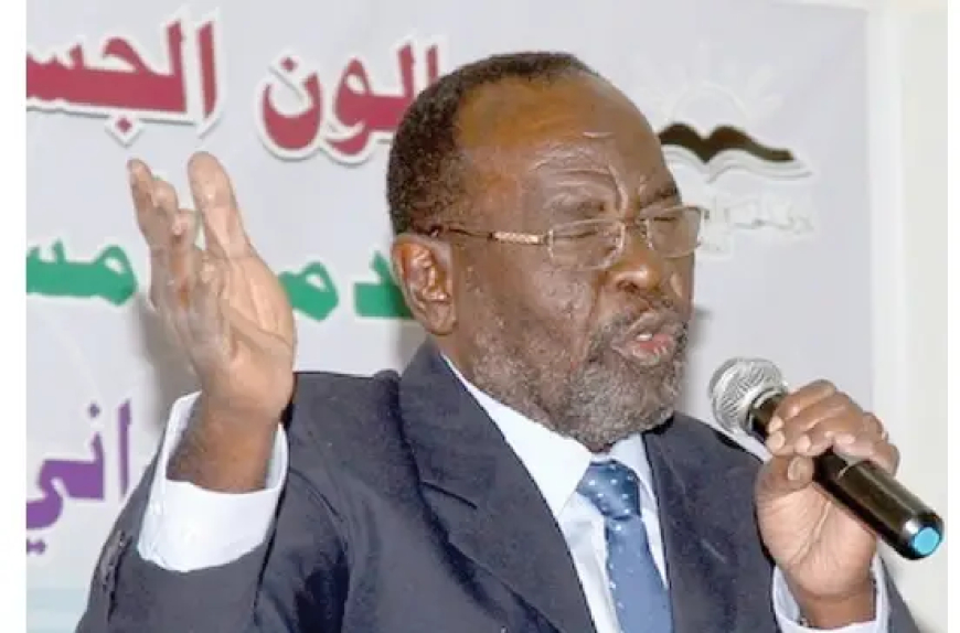 نجاة الشاعر التجاني حاج موسى من الموت بأعجوبة