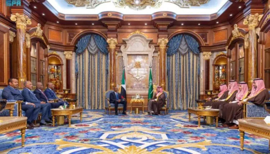 بالقصر الملكي في جدة...مباحثات مشتركة بين البرهان وولي العهد السعودي 