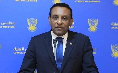 رئيس الوزراء يطمئن على استئناف مطار الخرطوم الدولي لعمله 