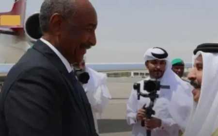 عقد جلسة مباحثات مع الملك...البرهان يغادر البحرين 