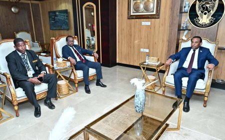 رئيس الوزراء يوجه بتأمين ممتلكات المسافرين وتسهيل إجراءاتهم بمطار بورتسودان