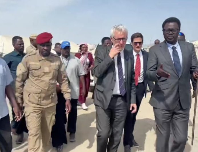وفد من البرلمان الفرنسي يزور معسكرات النازحين بالسودان
