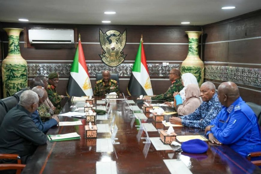 برئاسة البرهان... مجلس الأمن والدفاع يوجه بضبط تحركات الأفراد والعربات القتالية داخل المدن والأسواق