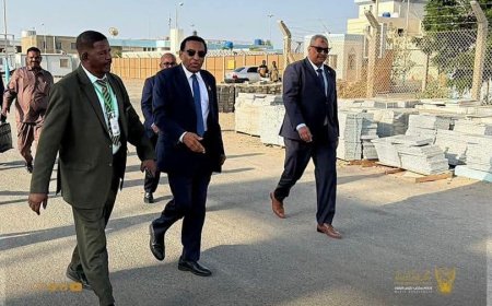 في طريق عودته إلى الخرطوم .. رئيس الوزراء يتفقد مطار بورتسودان    