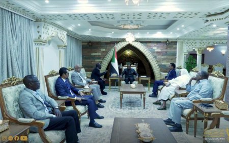 رئيس الوزراء يترأس اجتماعاً لمعالجة التفلت في سعر الصرف ومكافحة تهريب الذهب 