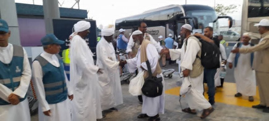أول أفواج الحجاج السودانيين تغادر الأراضي المقدسة 